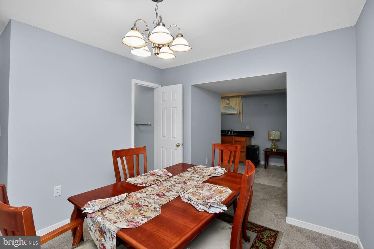 Chandelier, Dining room, Interior