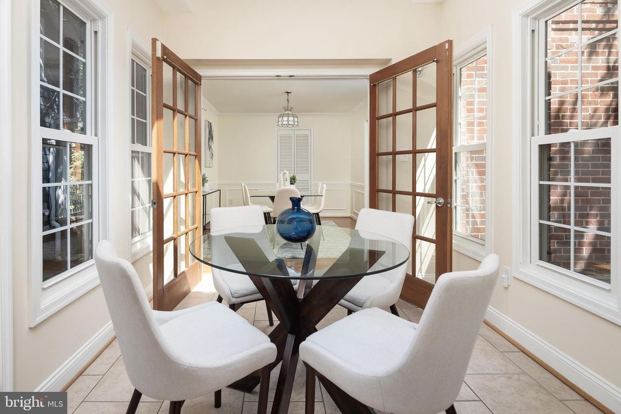 Chandelier, Dining room, Interior, Pendant Lights