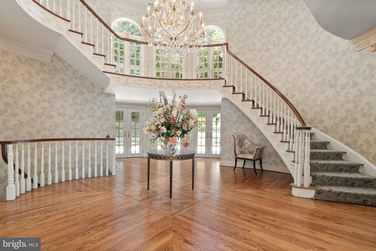 Chandelier, Interior, Wood Texture Flooring