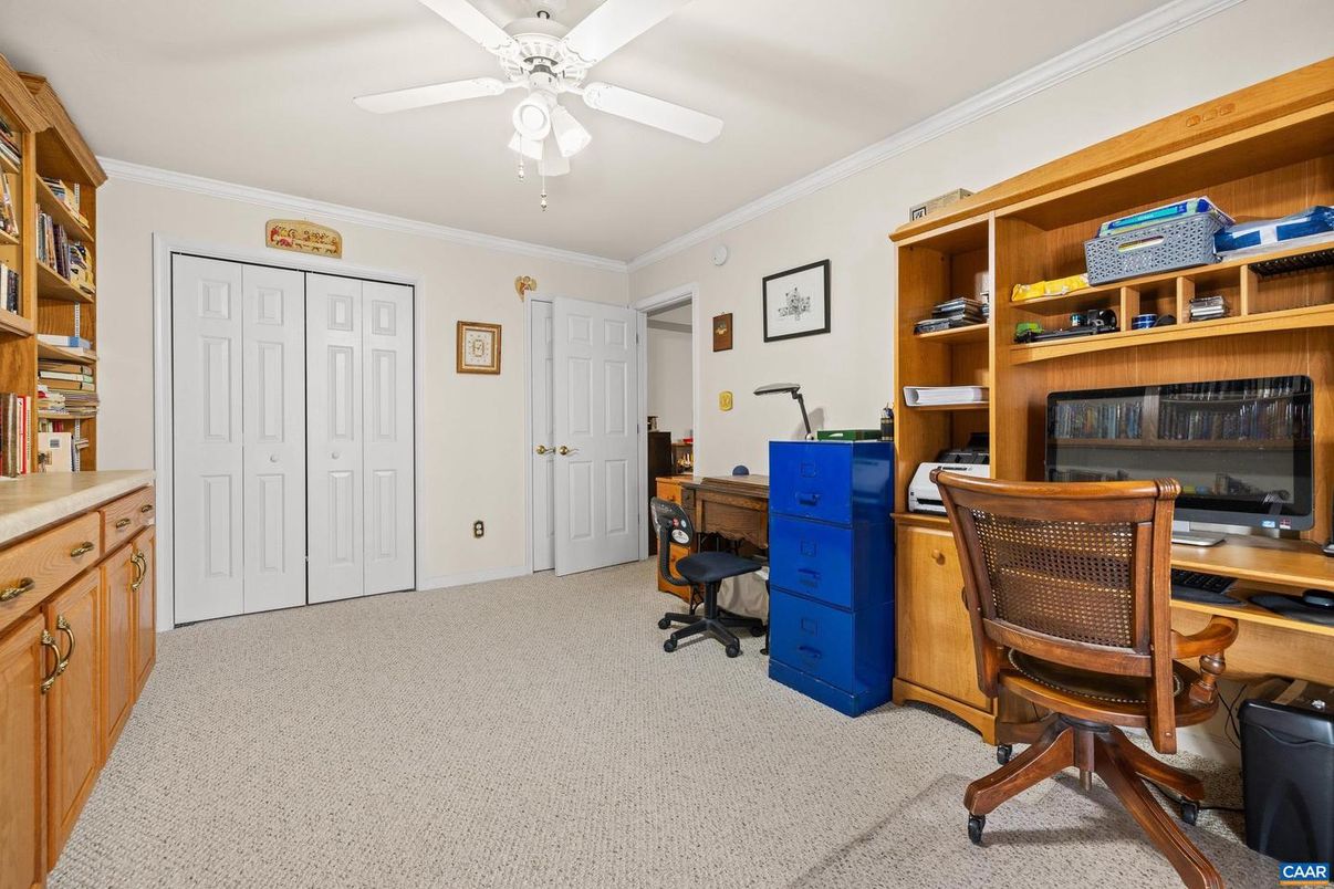 Home Office, Interior