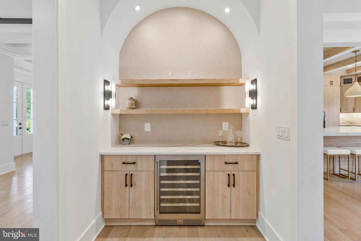 Interior, Pendant Lights, Recessed Lighting, Wood Texture Flooring
