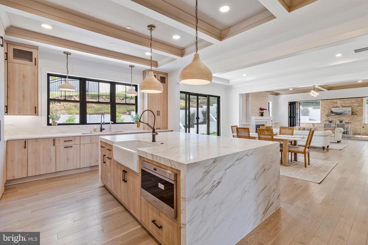 Dining room, Interior, Kitchen, Living room, Pendant Lights, Recessed Lighting, Stainless Steel Appliances, Wood Texture Flooring