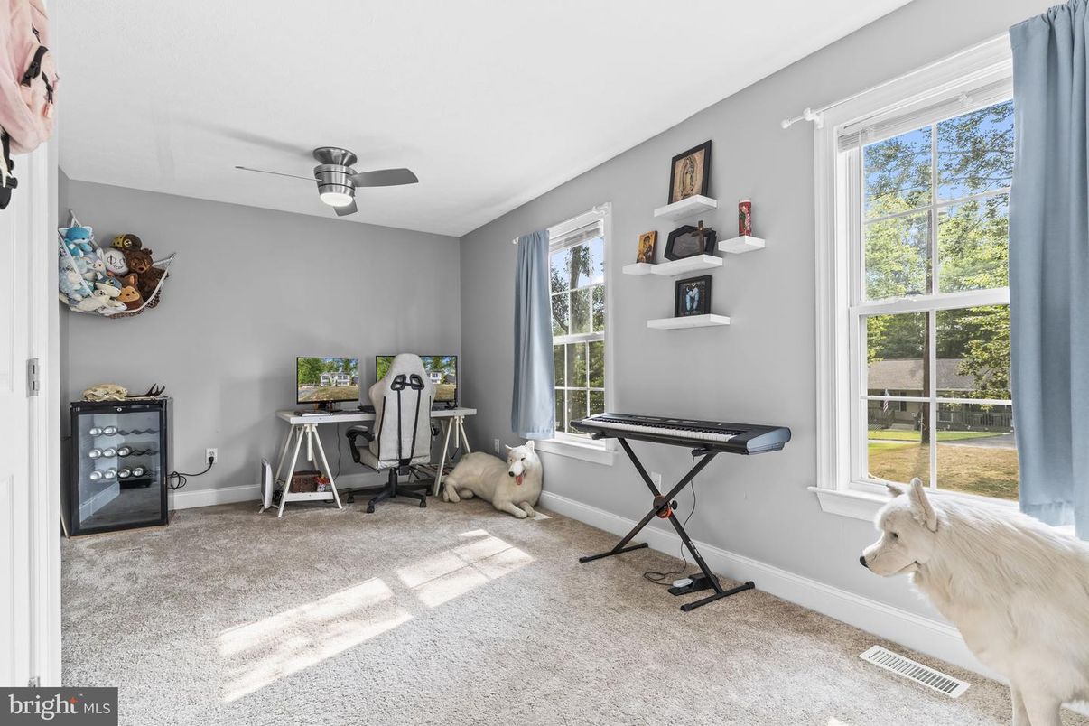 Home Office, Interior