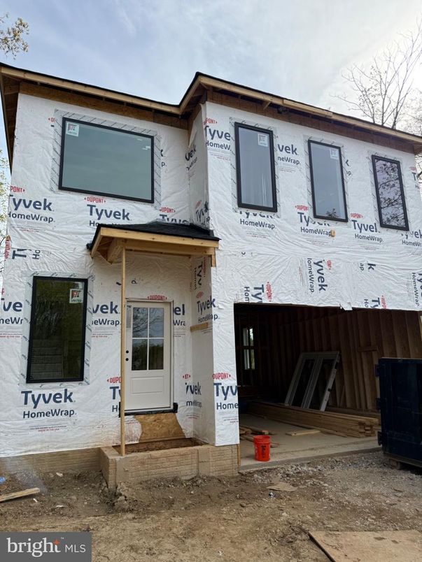 Exterior, Facade, None