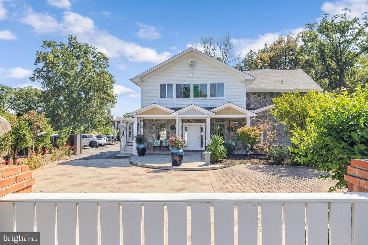 Exterior, Facade, American Craftsman