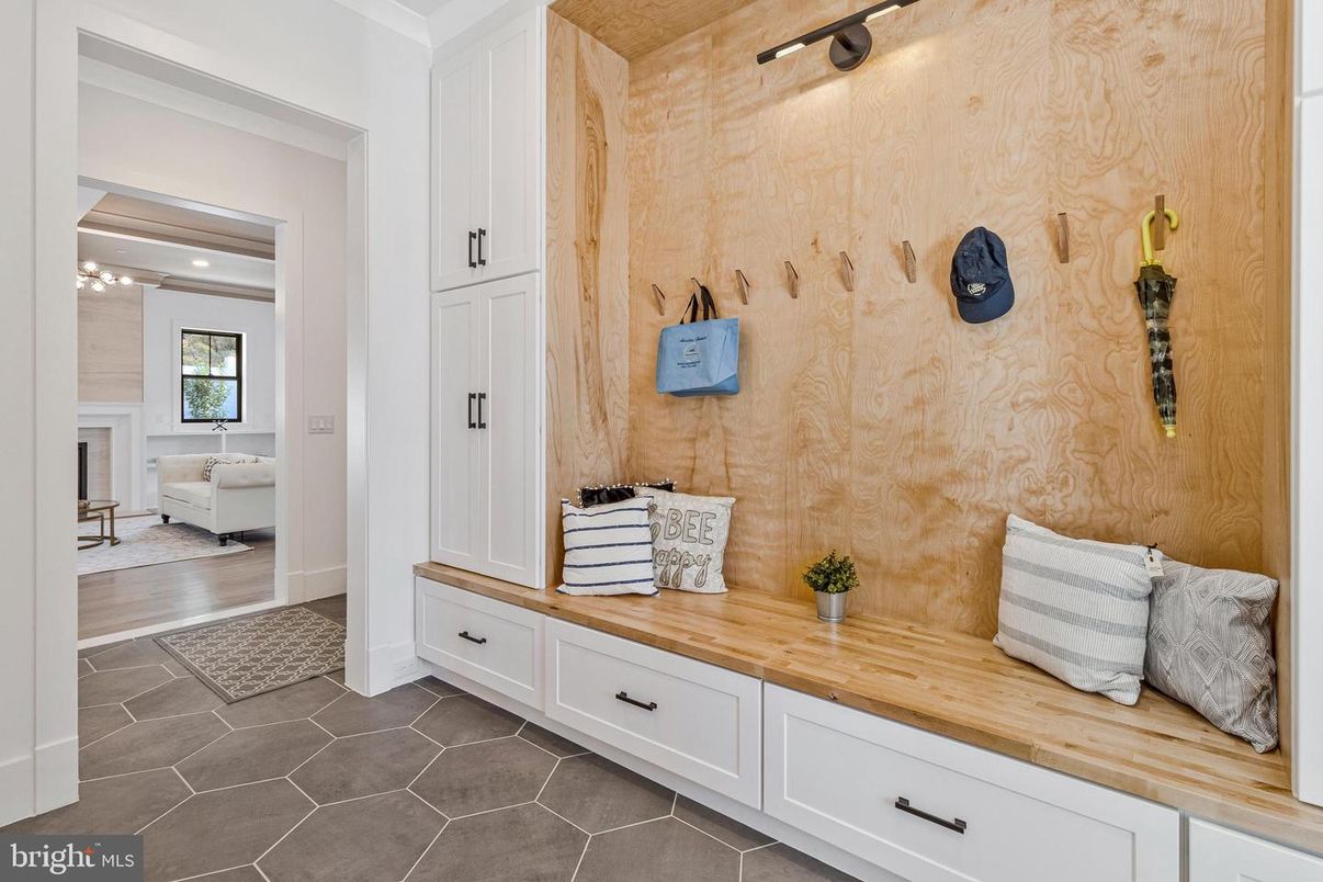 Bathroom, Interior, Recessed Lighting, Wood Texture Flooring