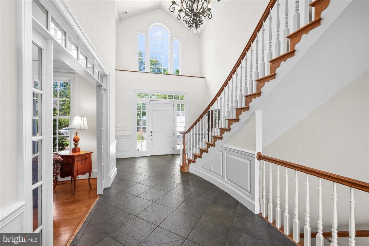 Chandelier, Interior, Wood Texture Flooring