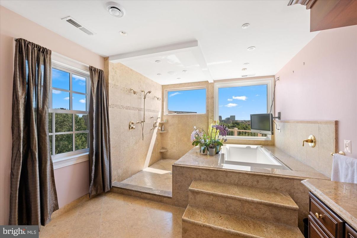Bathroom, Interior, Recessed Lighting