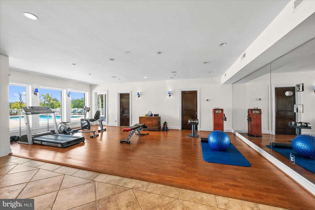 Fitness Equipment, Interior, Recessed Lighting, Wood Texture Flooring