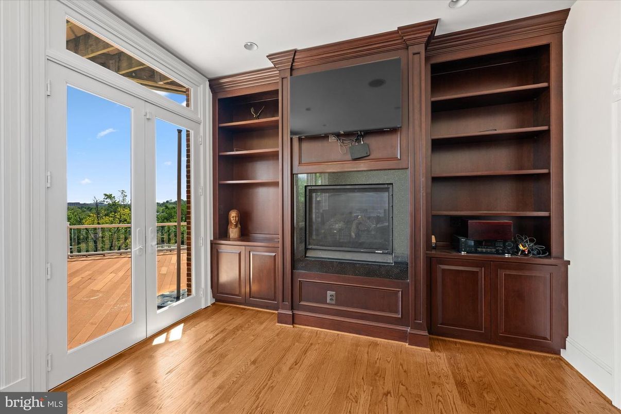 Fireplace, Interior, Recessed Lighting, Wood Texture Flooring