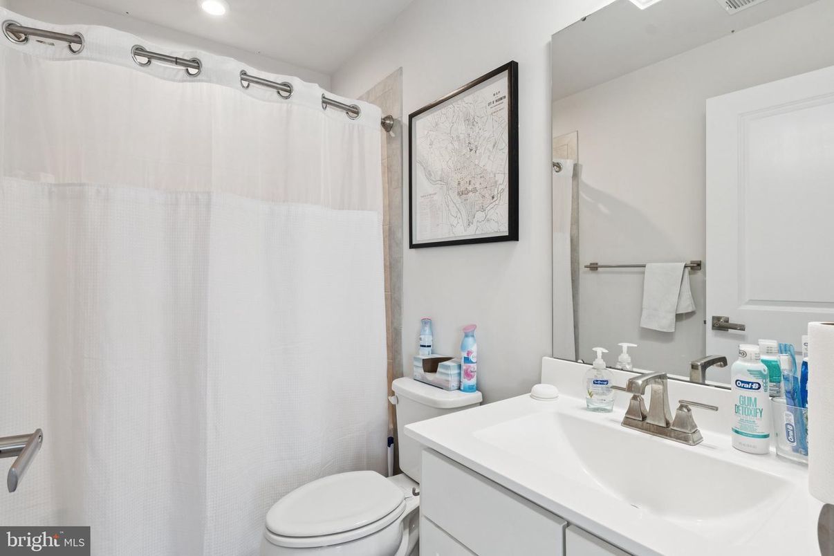 Bathroom, Interior, Recessed Lighting