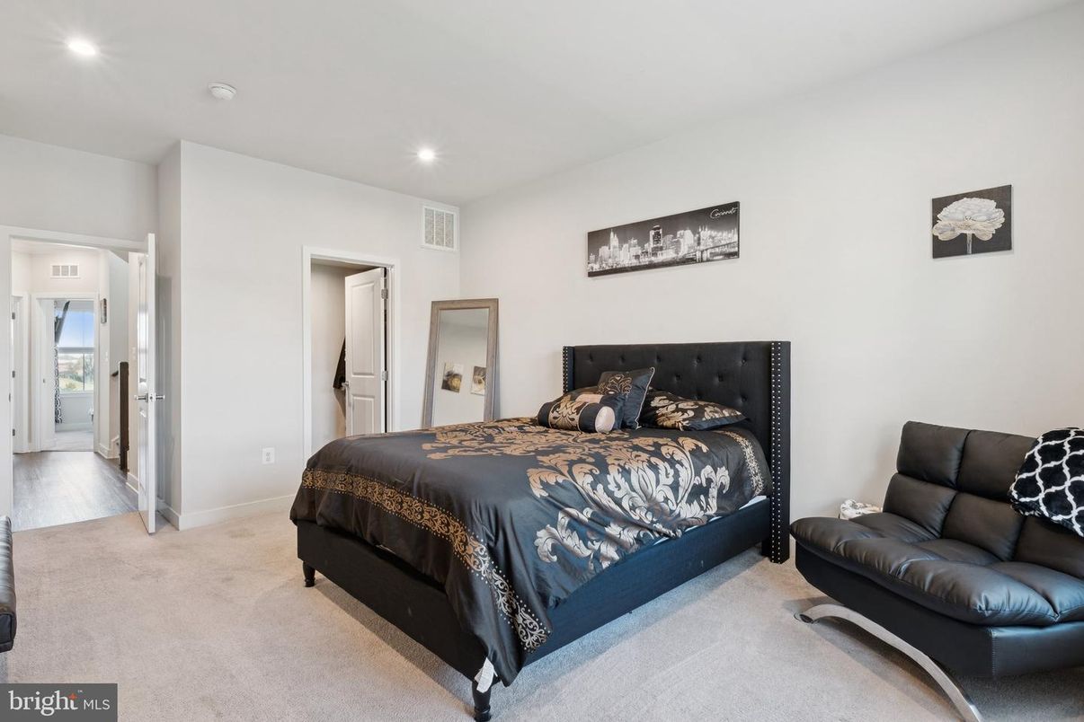 Bedroom, Interior, Recessed Lighting