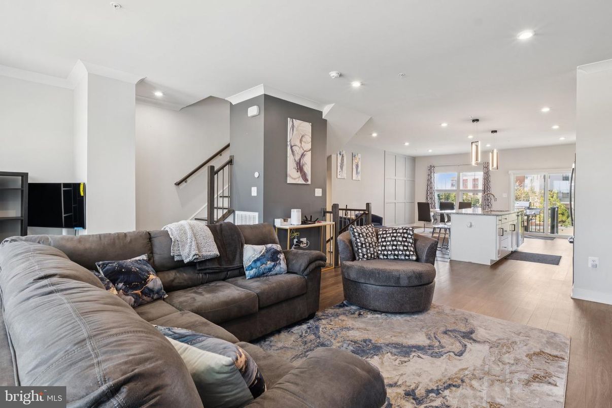 Dining room, Interior, Kitchen, Living room, Pendant Lights, Recessed Lighting, Wood Texture Flooring