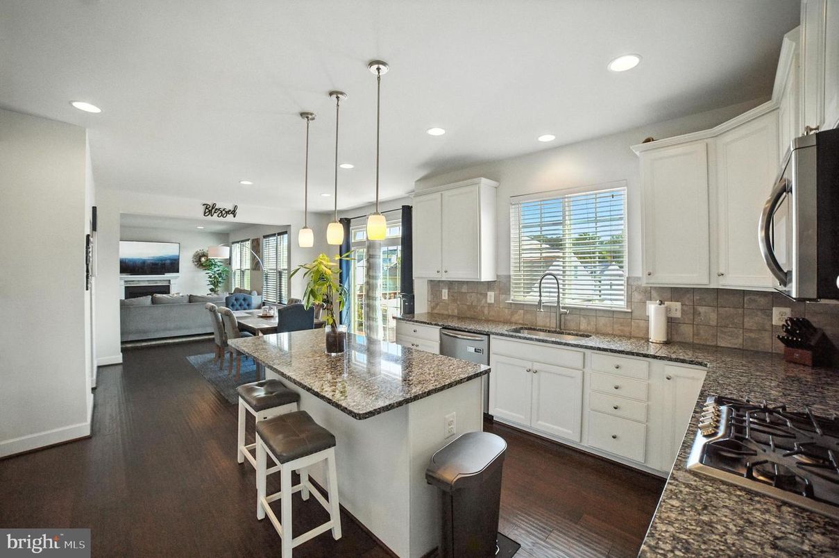 Dining room, Interior, Kitchen, Living room, Pendant Lights, Recessed Lighting, Wood Texture Flooring
