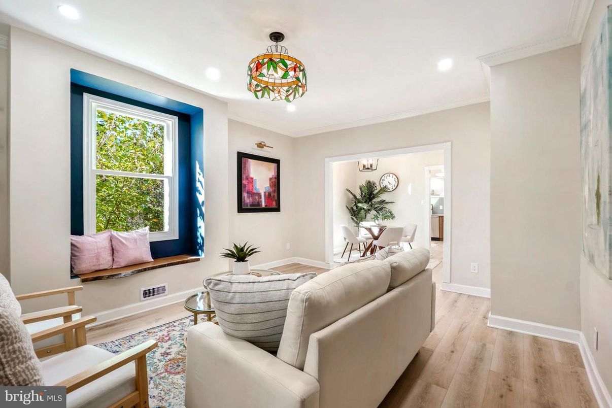 Dining room, Interior, Living room, Recessed Lighting, Wood Texture Flooring