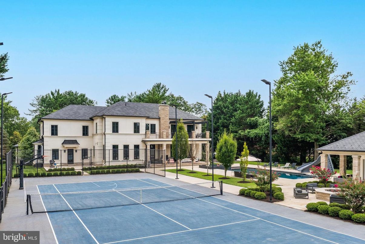 Exterior, Tennis Courts