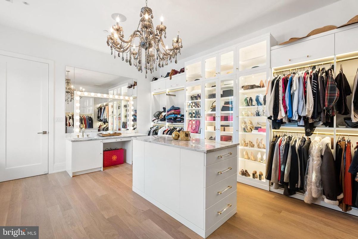 Chandelier, Interior, Walk-in Closets, Wood Texture Flooring