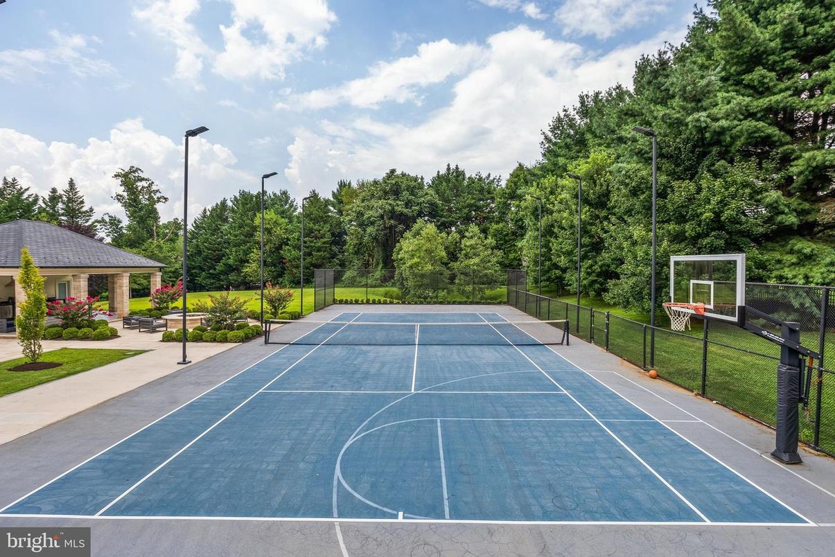 Exterior, Tennis Courts