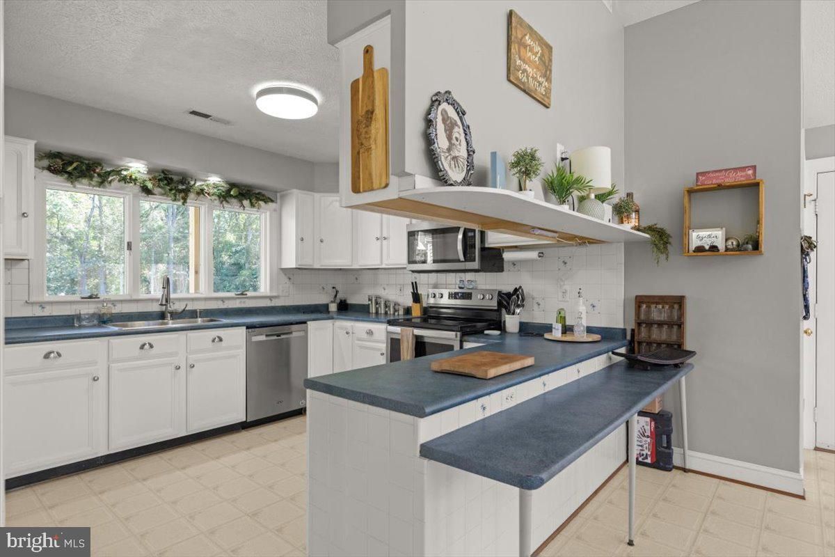 Interior, Kitchen, Stainless Steel Appliances