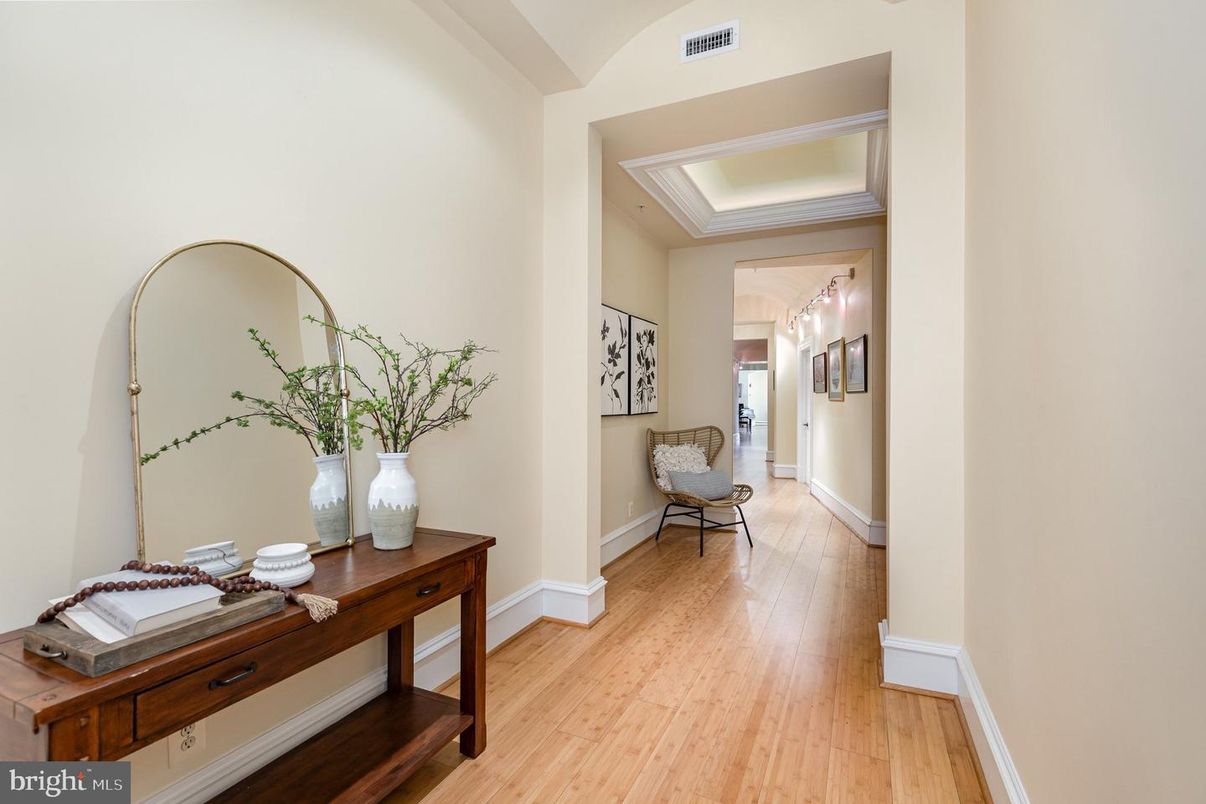 Interior, Recessed Lighting, Wood Texture Flooring