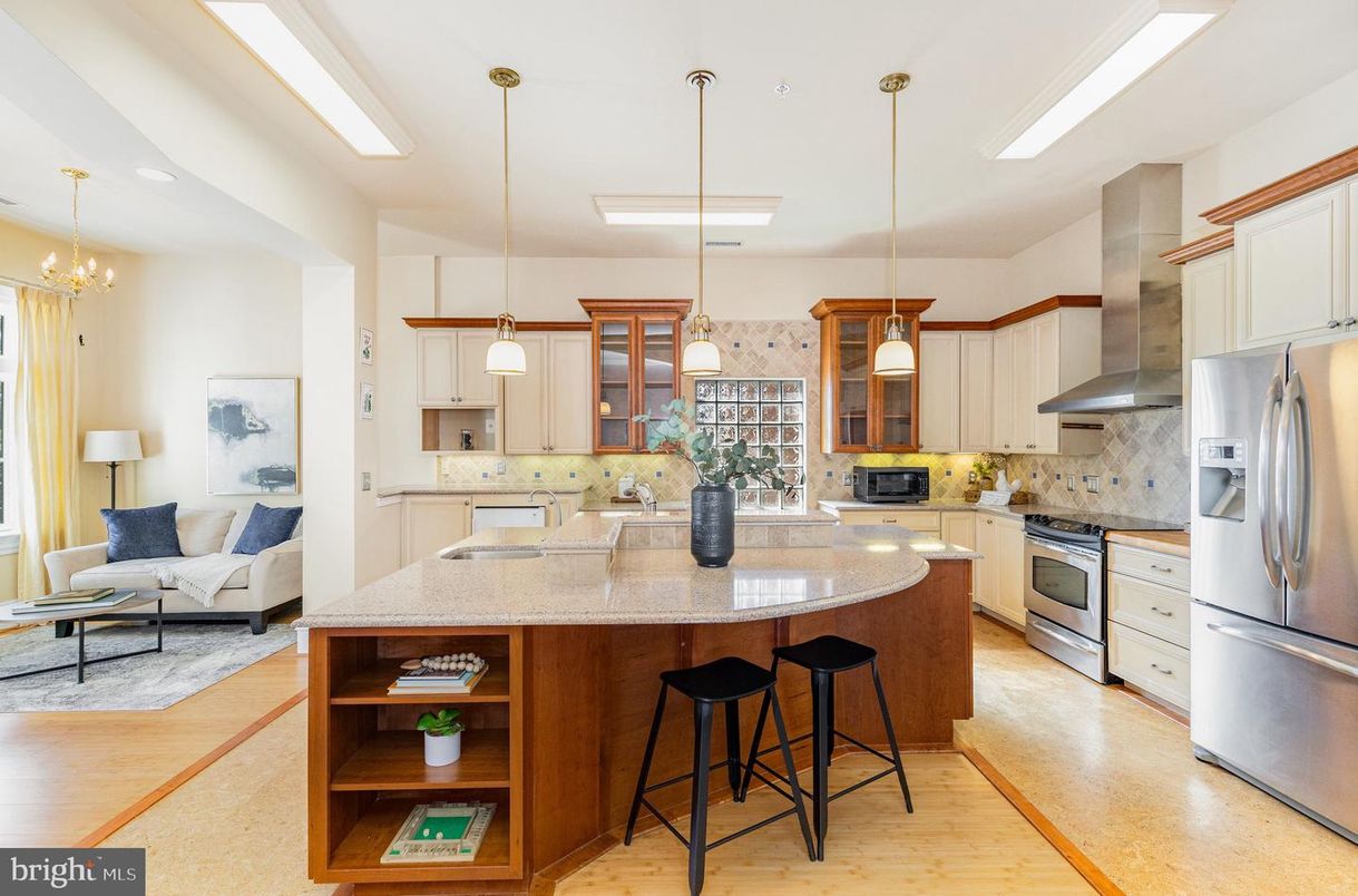 Interior, Kitchen, Living room, Pendant Lights, Recessed Lighting, Stainless Steel Appliances, Wood Texture Flooring