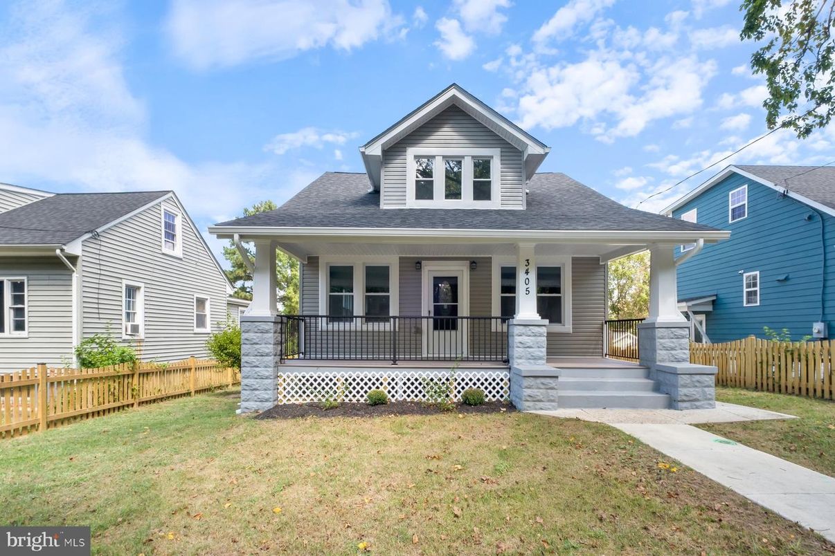 Exterior, Facade, Cape Cod
