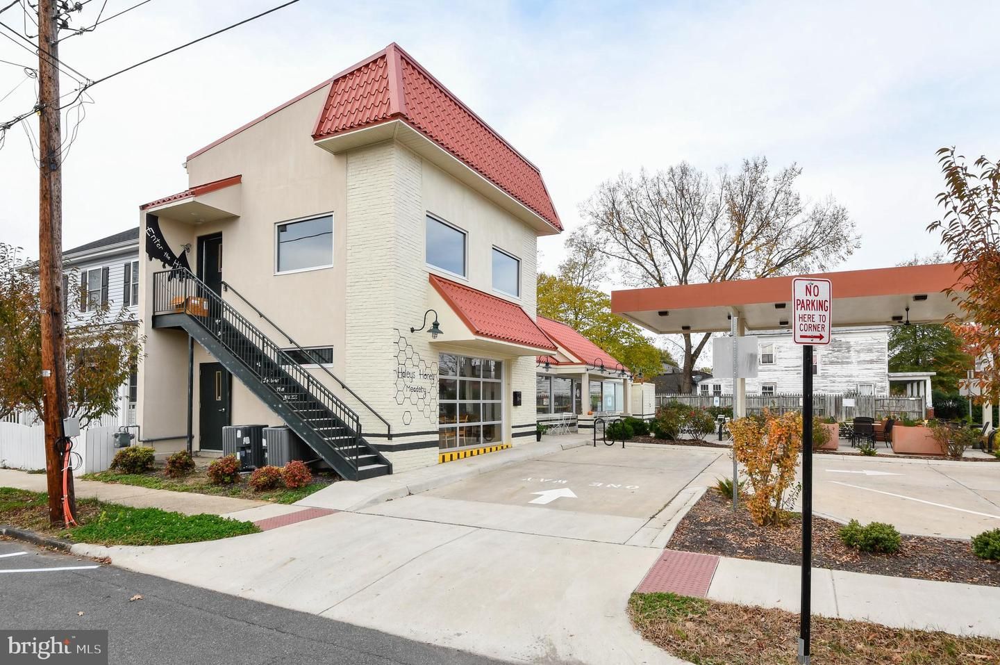 Exterior, Facade, Spanish Mediterranean