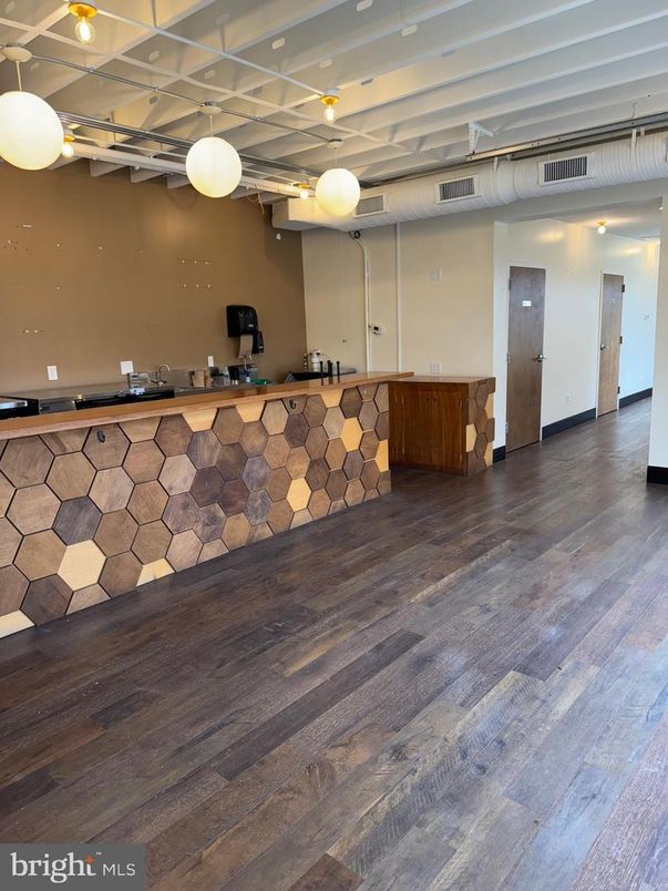 Empty room, Interior, Pendant Lights, Wood Texture Flooring