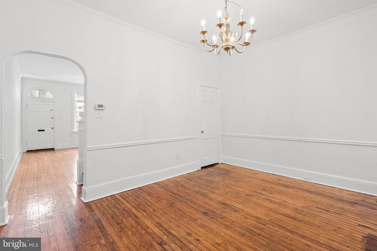 Chandelier, Empty room, Interior, Wood Texture Flooring