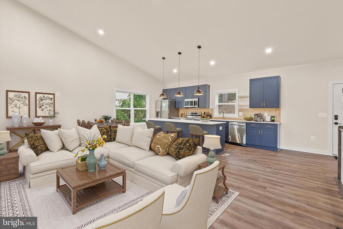 Dining room, Interior, Kitchen, Living room, Pendant Lights, Recessed Lighting, Stainless Steel Appliances, Wood Texture Flooring