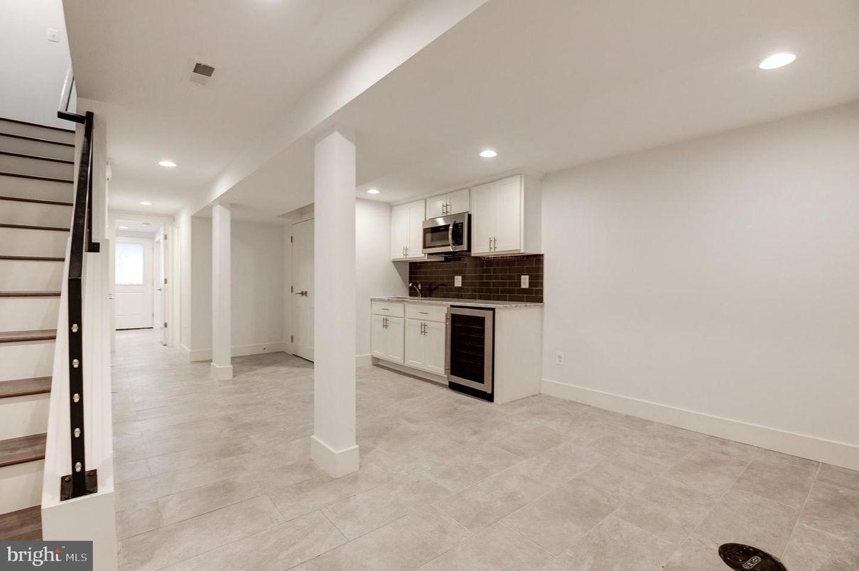 Empty room, Interior, Kitchen, Recessed Lighting
