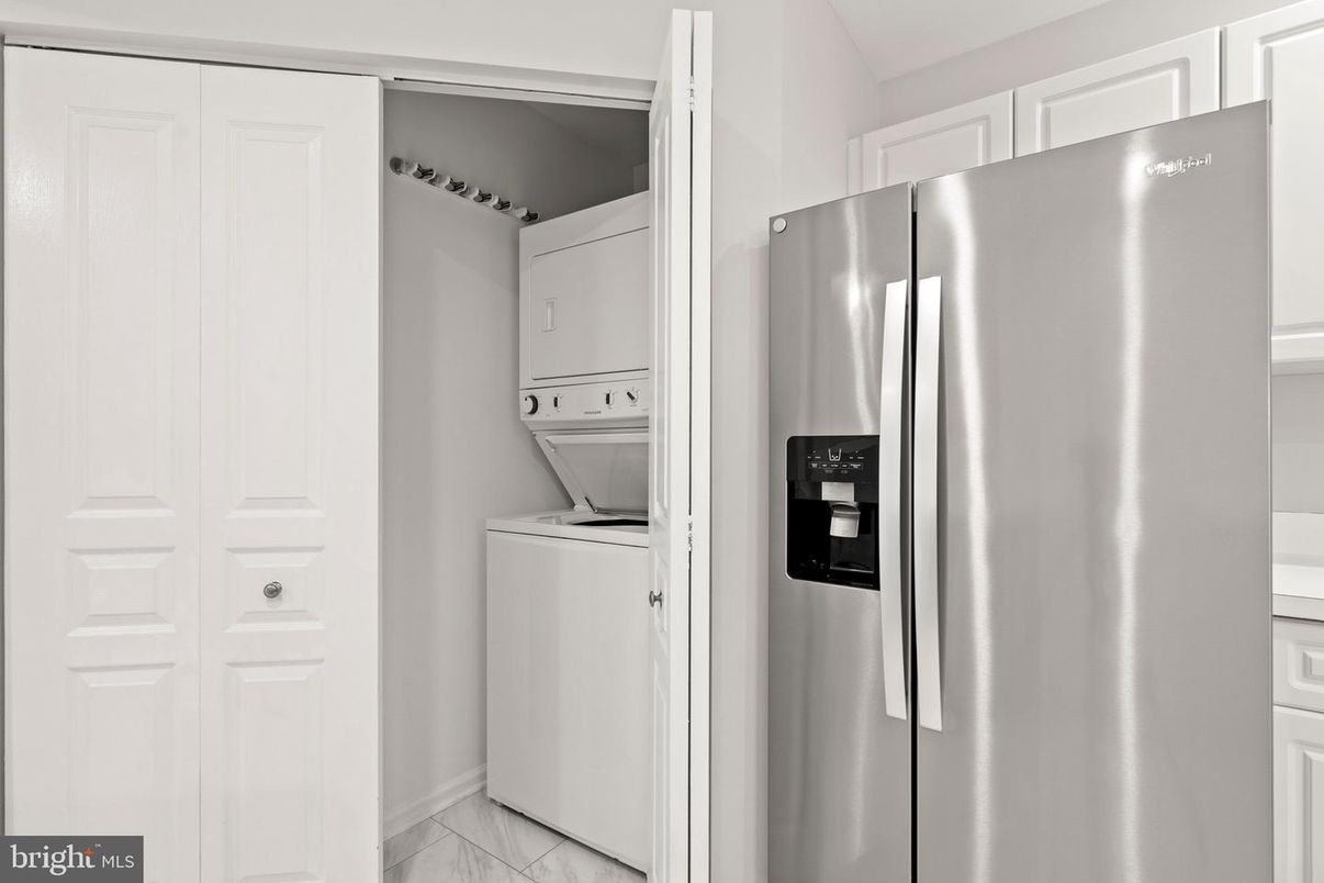 Interior, Kitchen, Stainless Steel Appliances, Washer