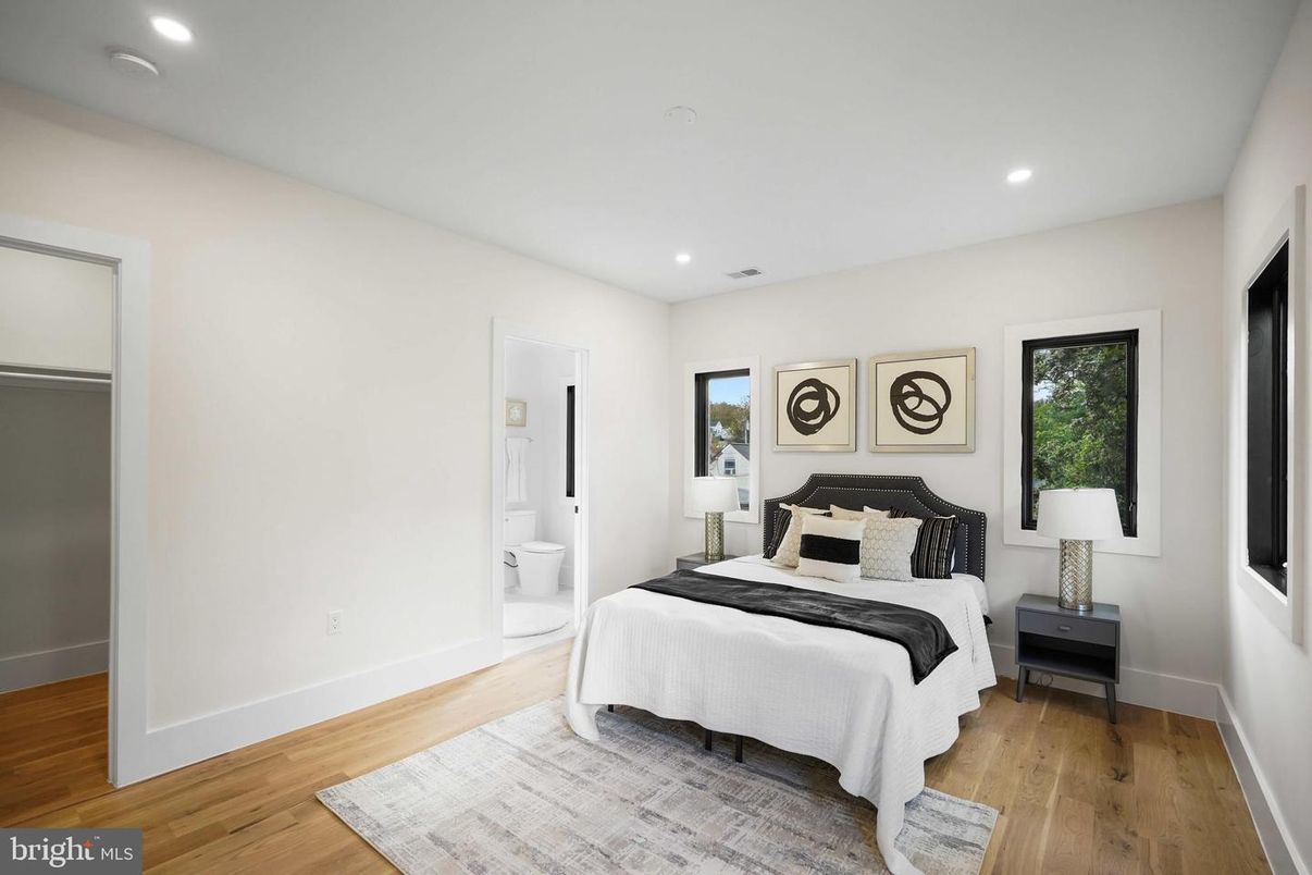 Bathroom, Bedroom, Interior, Recessed Lighting, Wood Texture Flooring