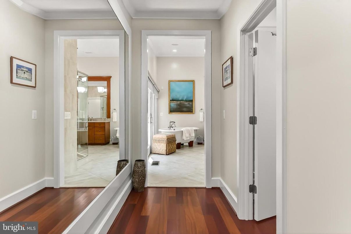 Bathroom, Interior, Recessed Lighting, Wood Texture Flooring