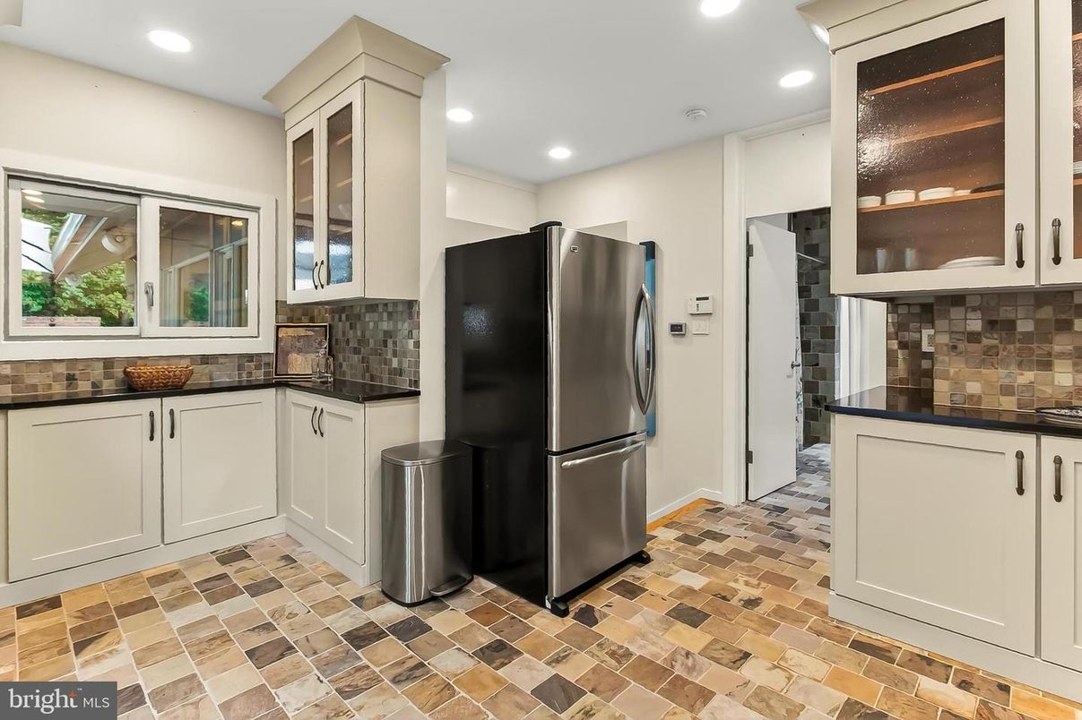 Interior, Kitchen, Recessed Lighting, Washer