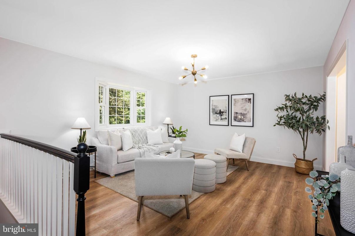 Interior, Living room, Pendant Lights, Wood Texture Flooring