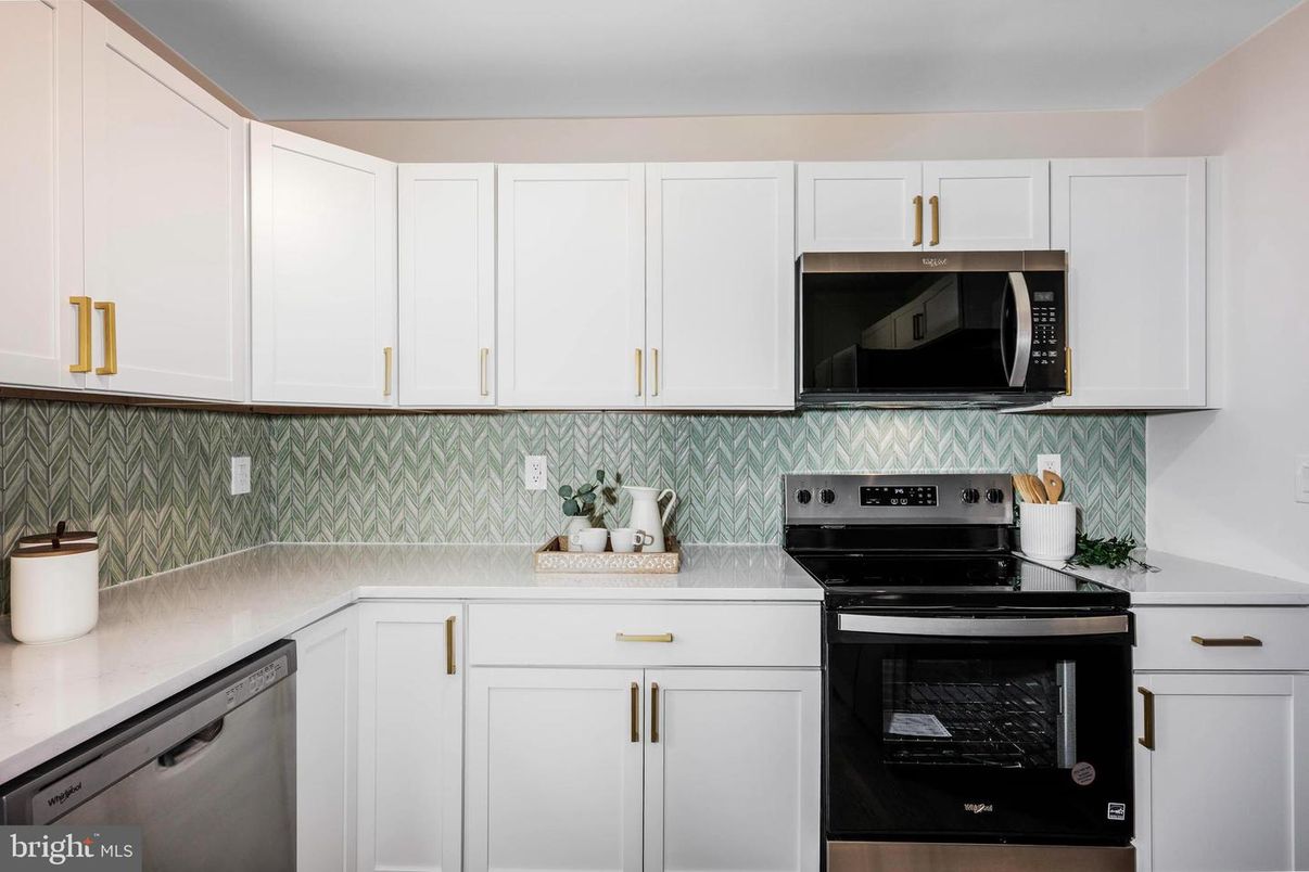 Interior, Kitchen, Stainless Steel Appliances
