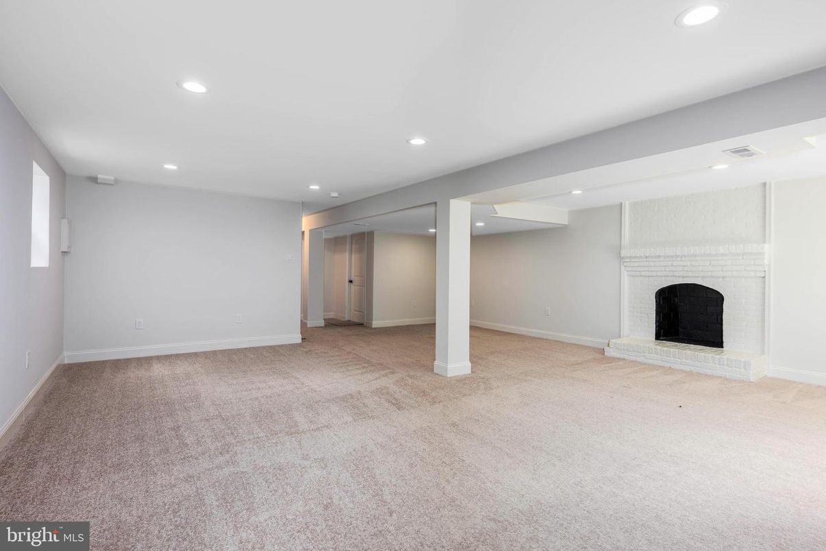 Empty room, Fireplace, Interior, Recessed Lighting