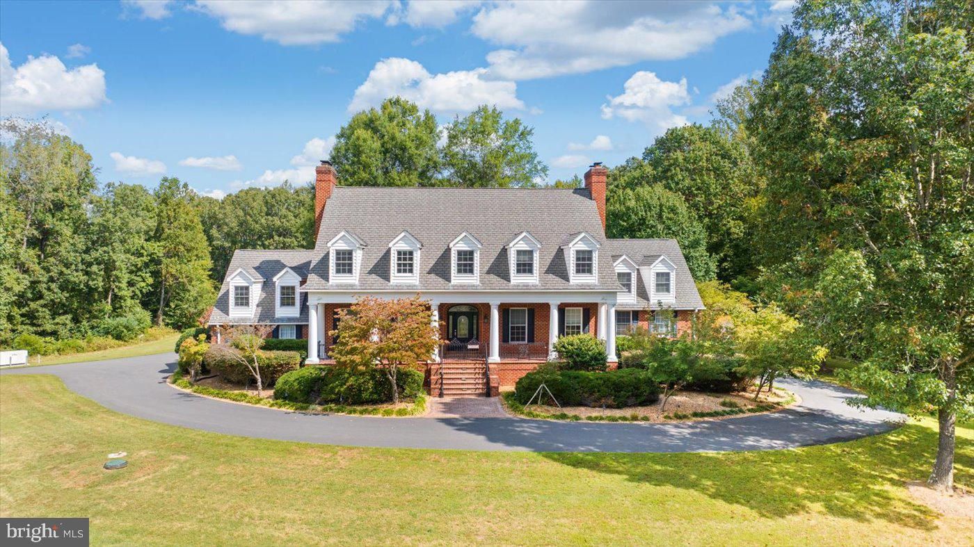 Exterior, Facade, Cape Cod