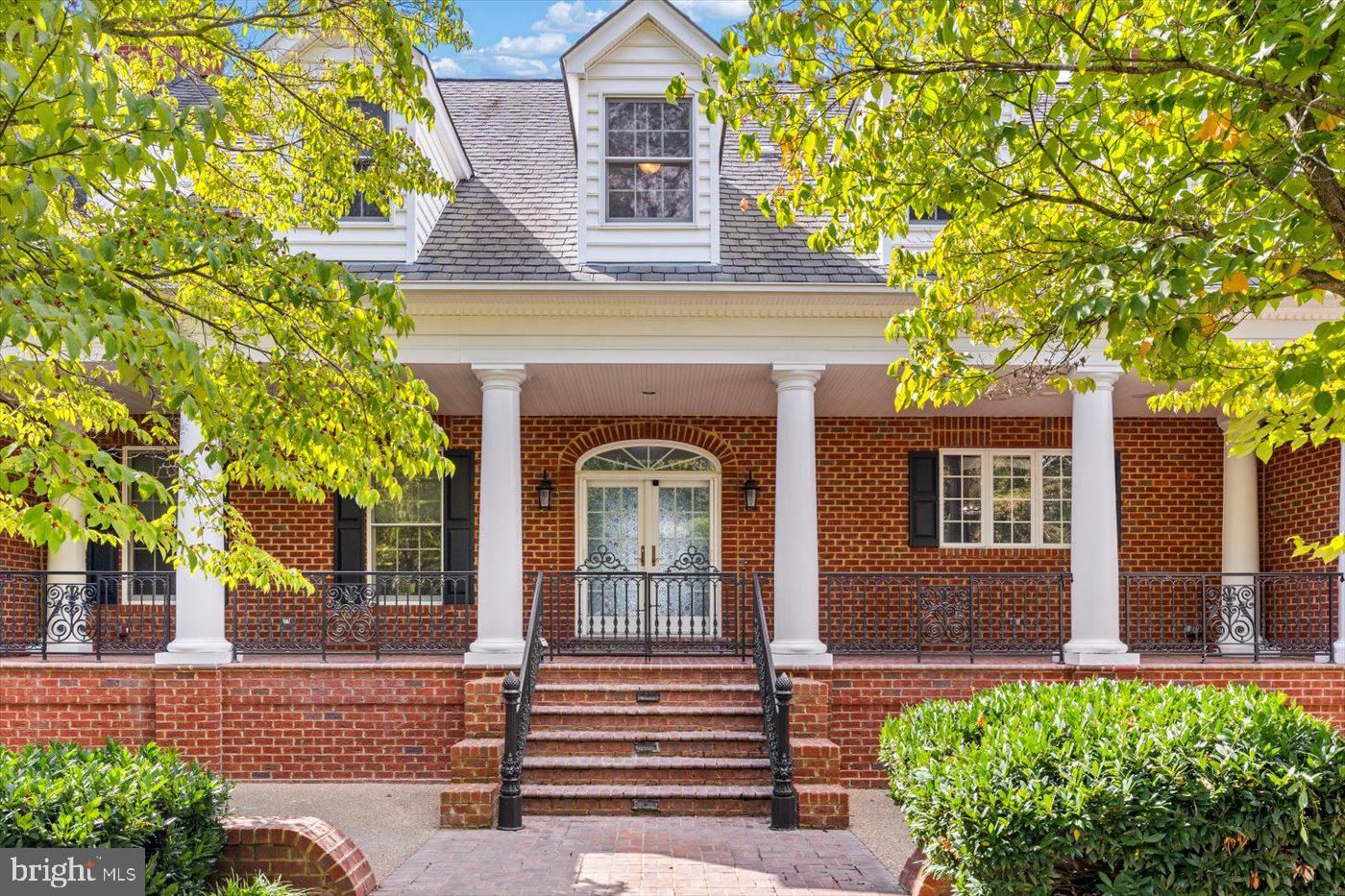 Exterior, Facade, Brick Facade, Georgian