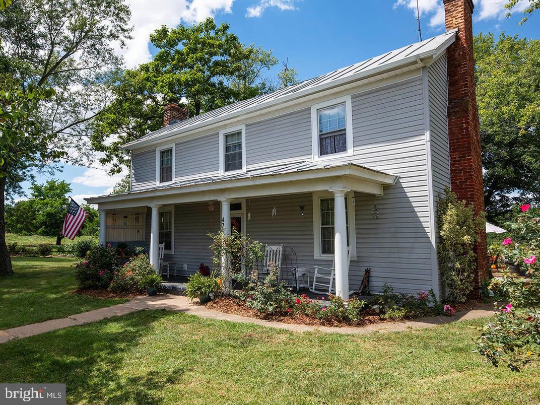 Exterior, Facade, American Foursquare