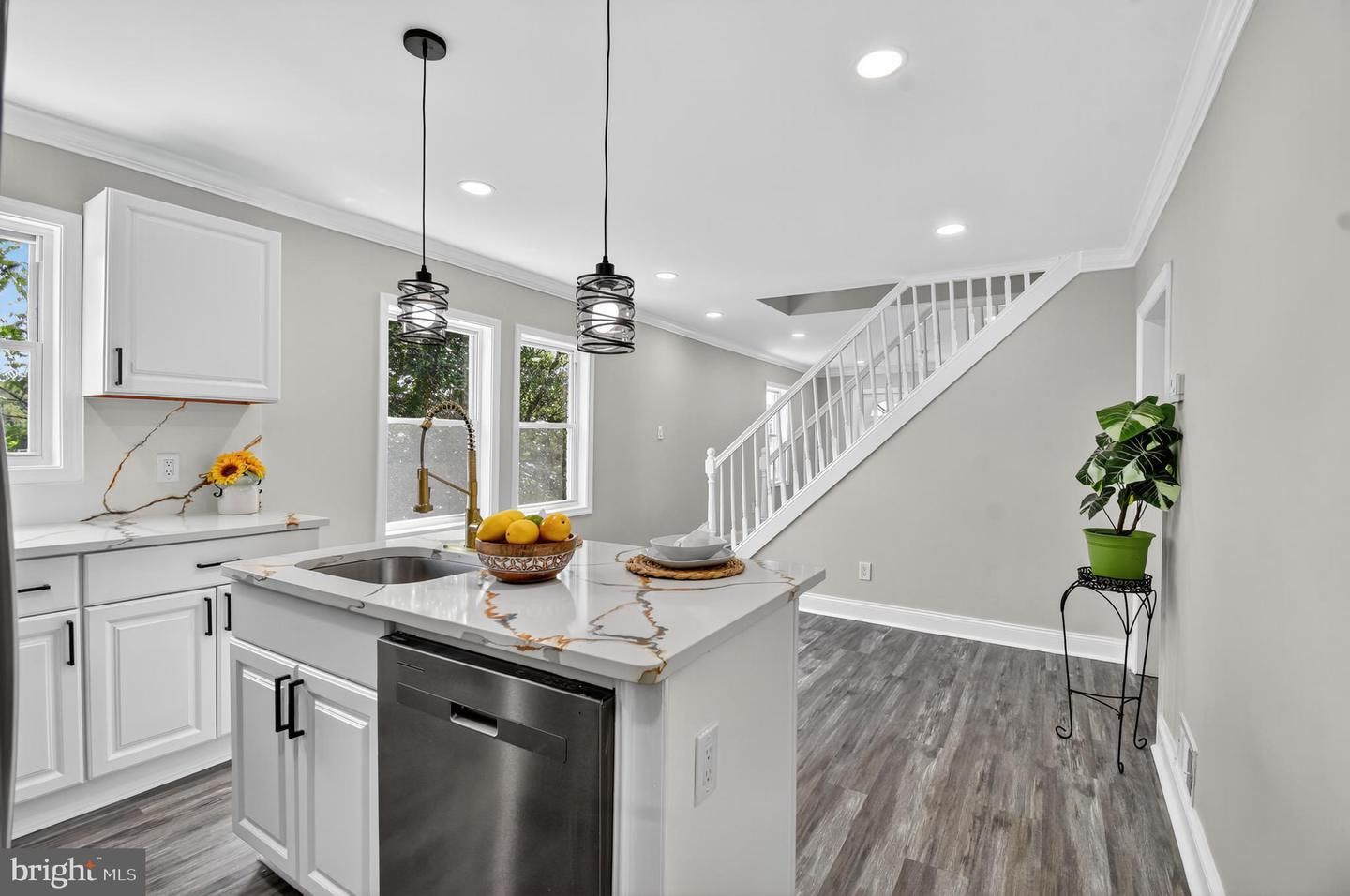 Interior, Kitchen, Pendant Lights, Recessed Lighting, Wood Texture Flooring