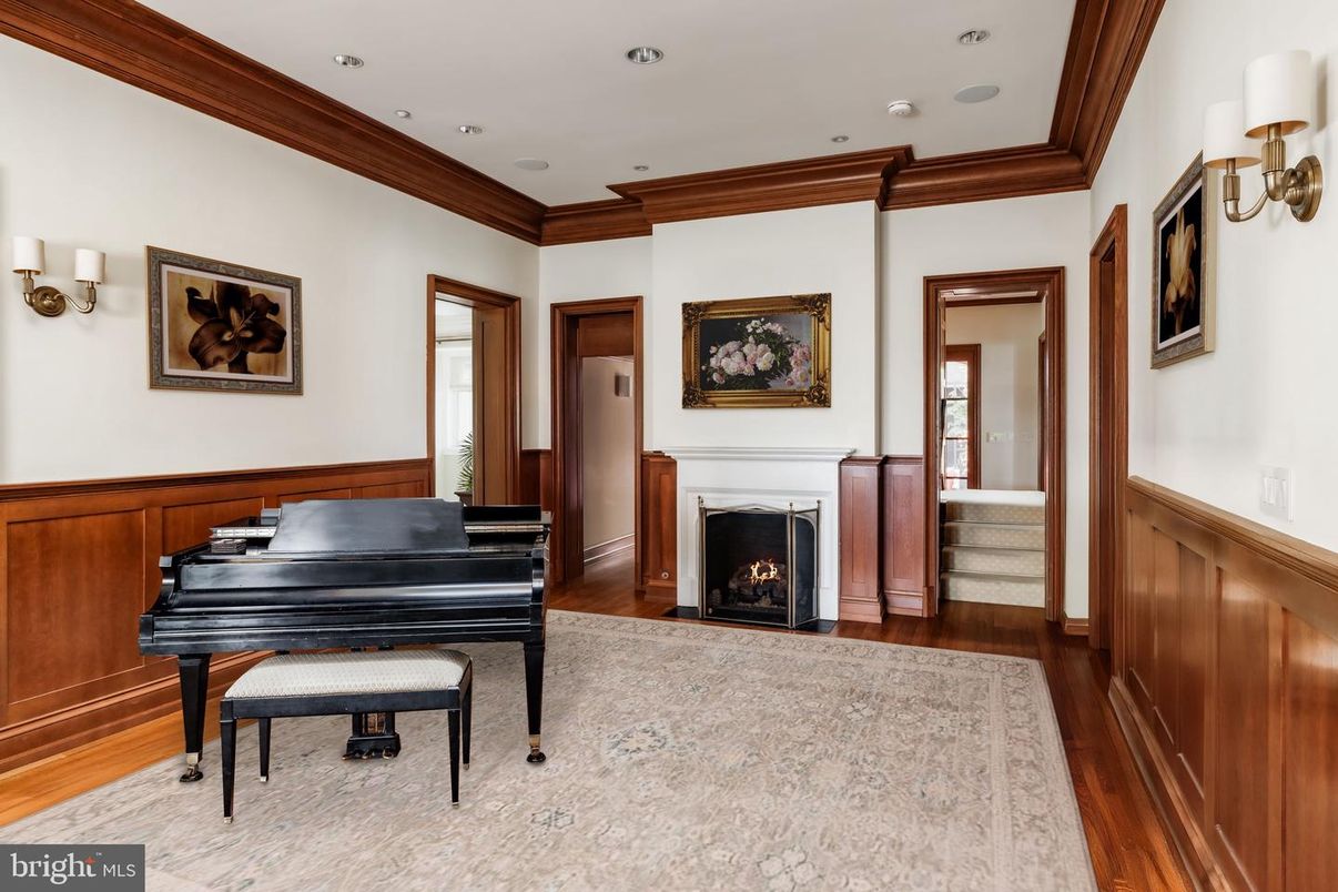 Fireplace, Interior, Piano, Recessed Lighting, Wood Texture Flooring