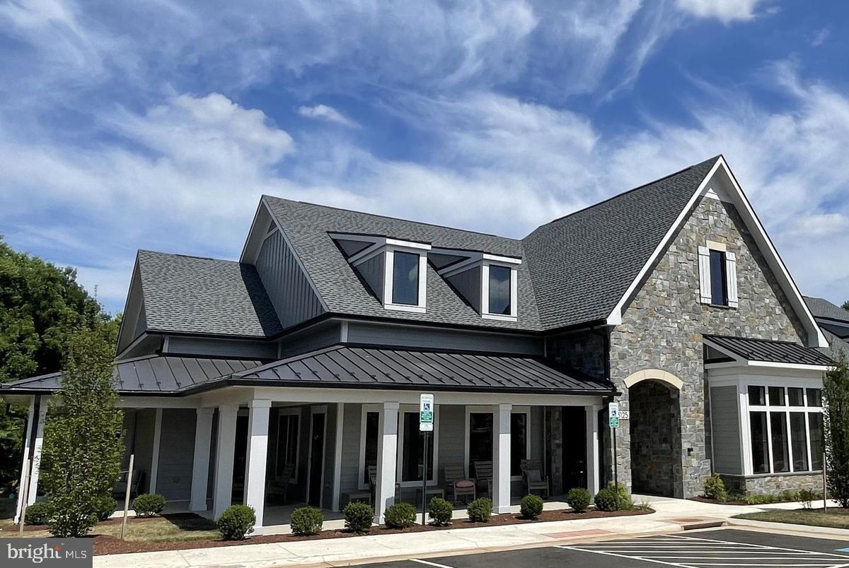Exterior, Facade, Farmhouse