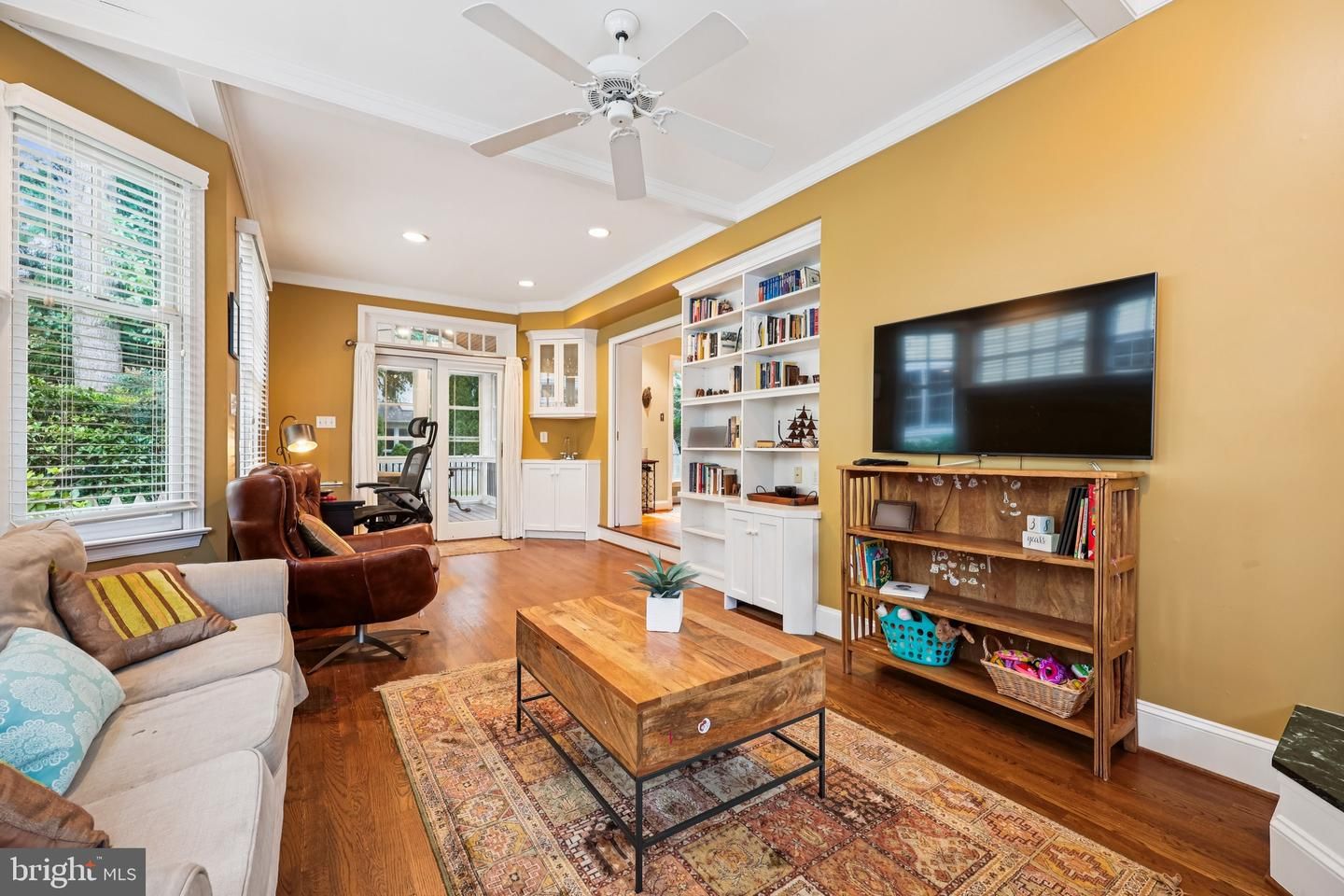 Home Office, Interior, Living room, Recessed Lighting, Wood Texture Flooring