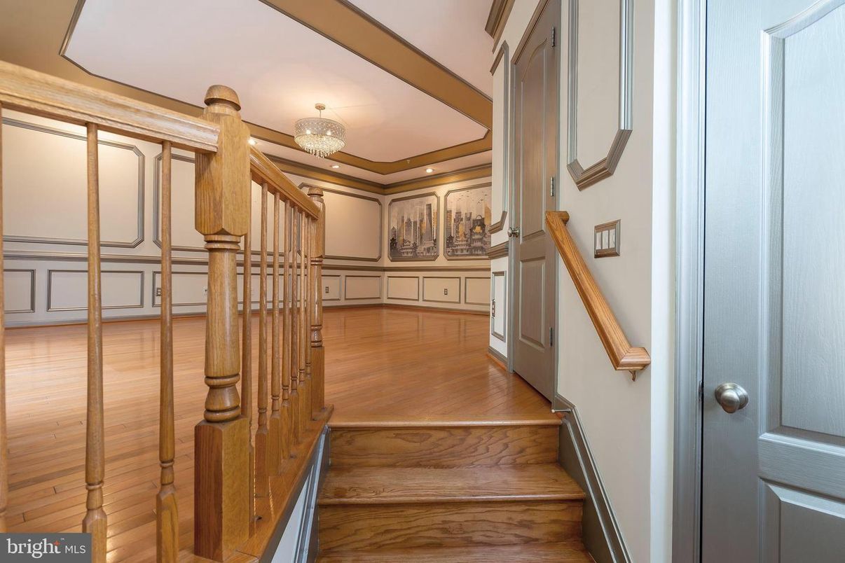 Chandelier, Interior, Recessed Lighting, Wood Texture Flooring