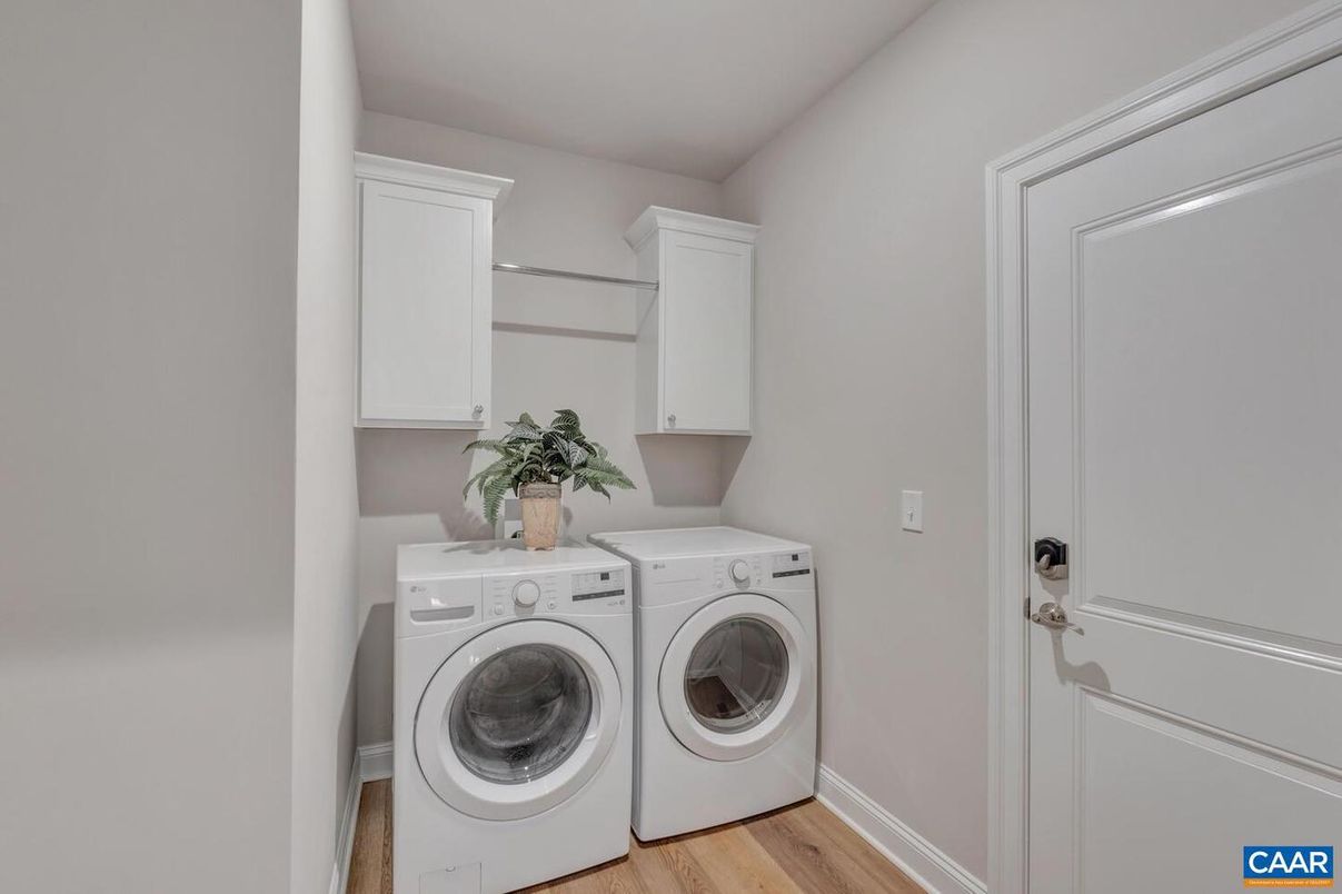 Interior, Washer, Wood Texture Flooring