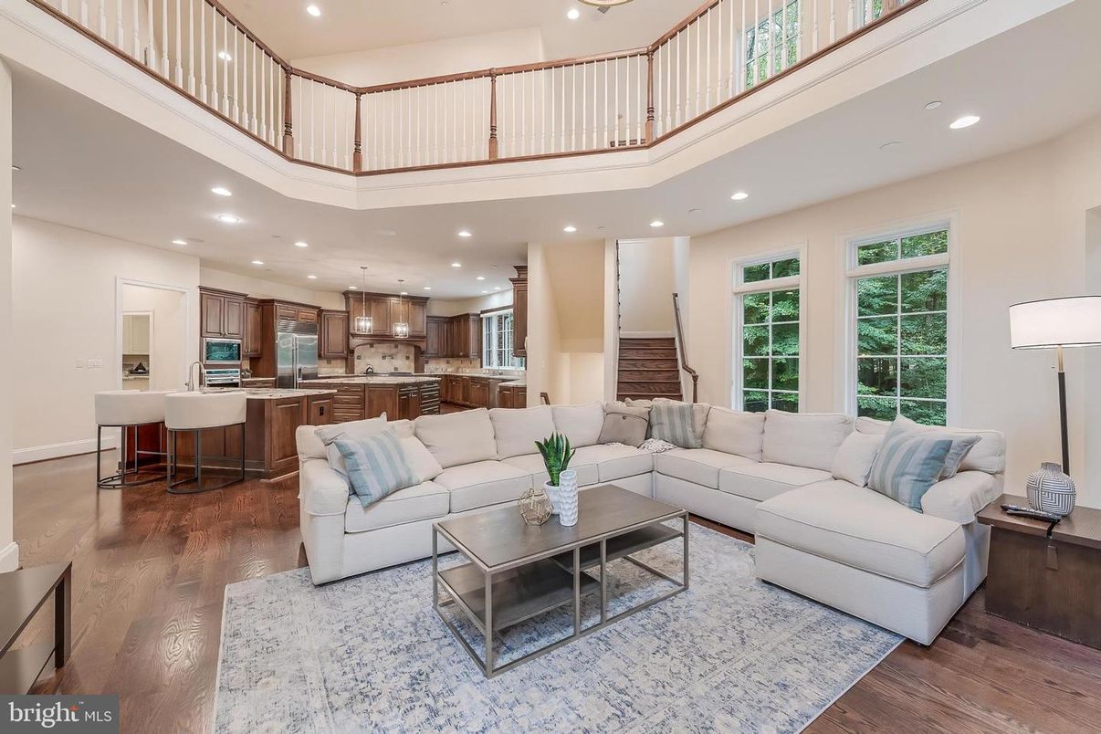 Interior, Kitchen, Living room, Pendant Lights, Recessed Lighting, Stainless Steel Appliances, Wood Texture Flooring