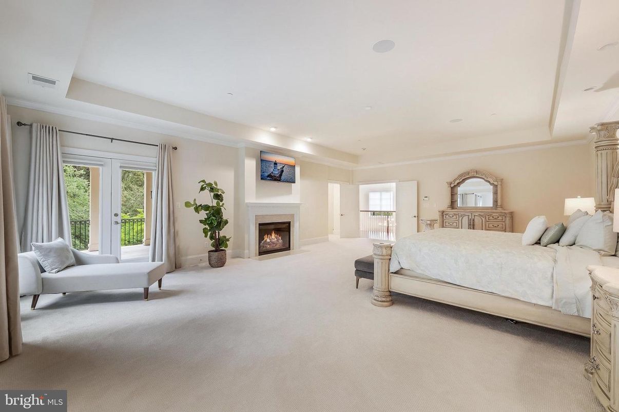 Bedroom, Fireplace, Interior, Recessed Lighting