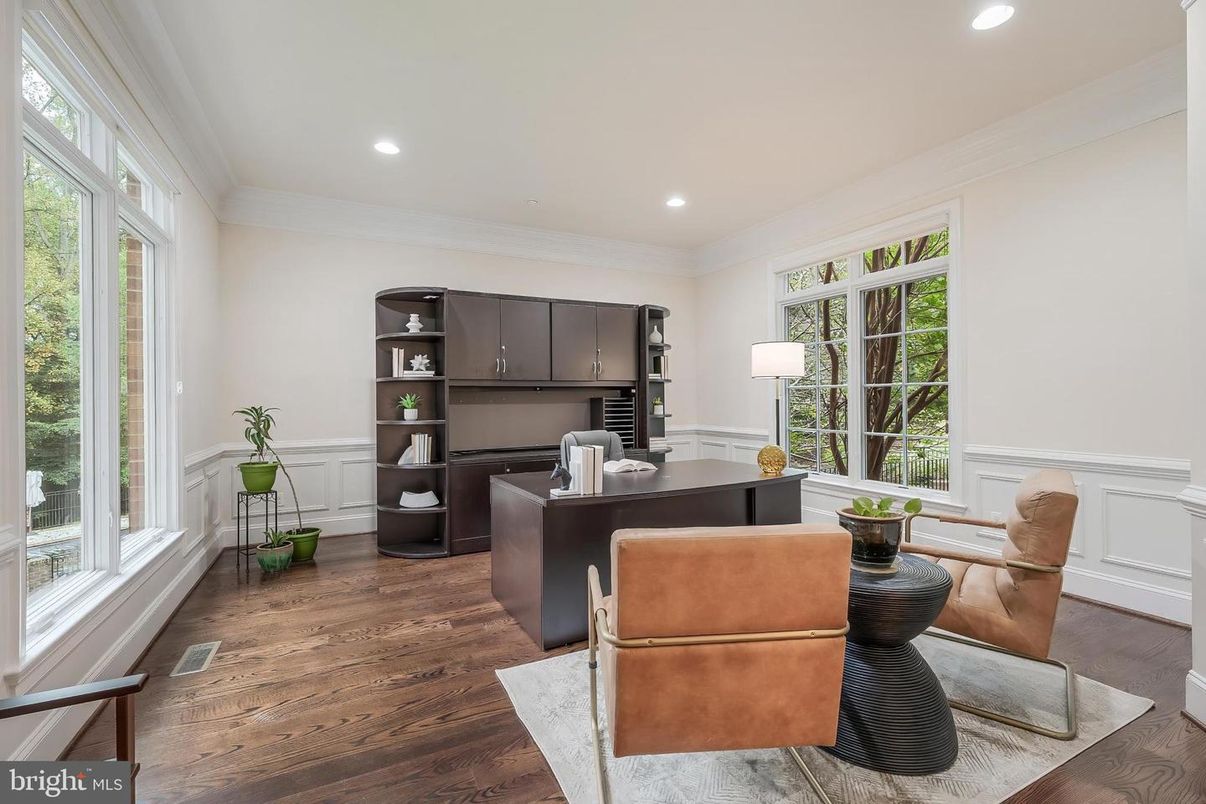 Home Office, Interior, Recessed Lighting, Wood Texture Flooring